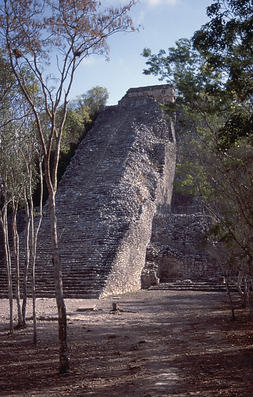 15_De grote pyramide van Coba.jpg